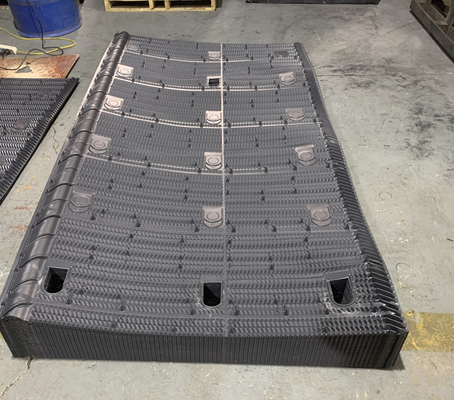 Asılı 1350mm Soğutma Kulesi Dolgusu Çapraz Akış Ortamı 0.38-0.6mm